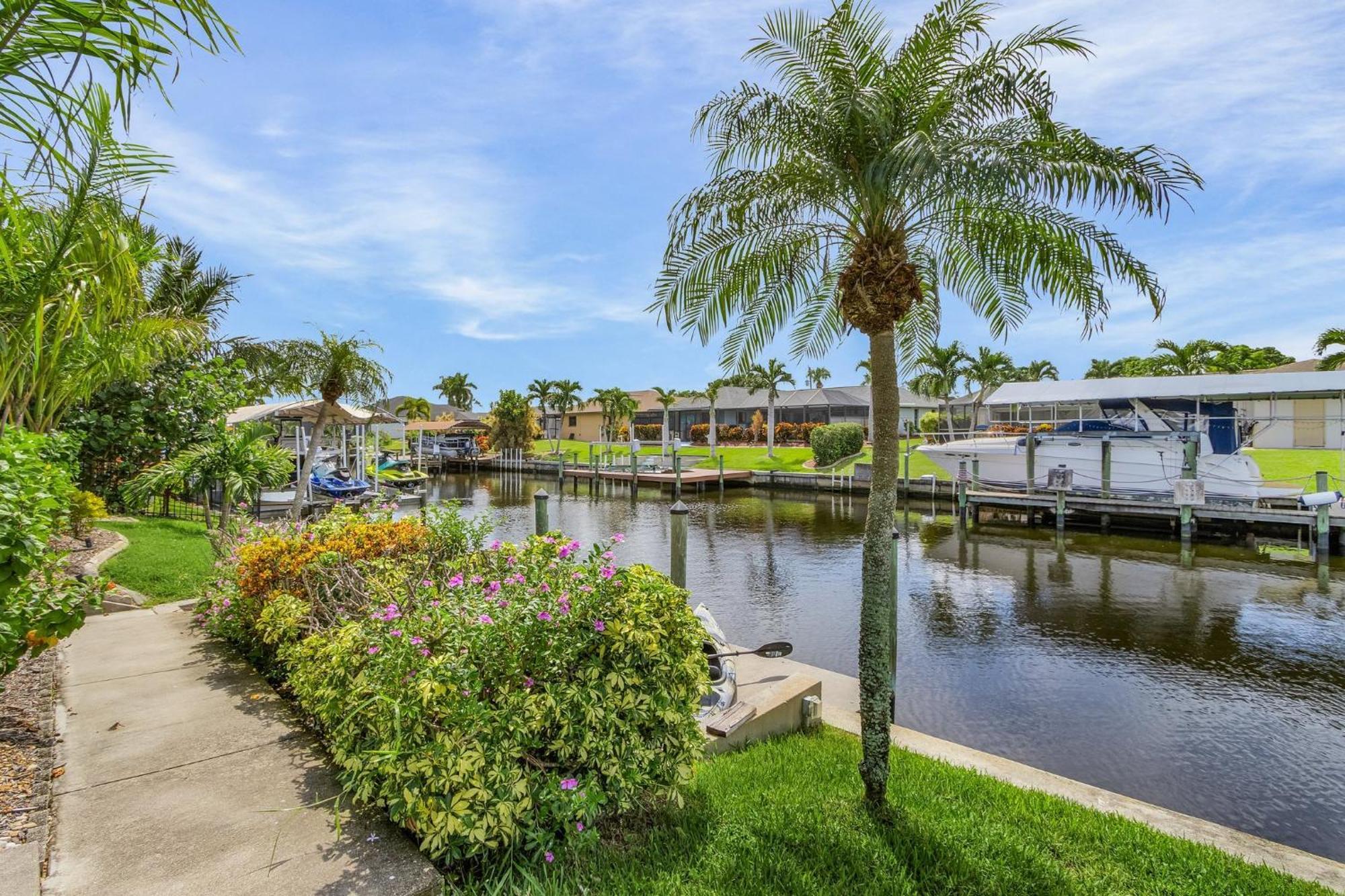 Gulf Access, Kayaks, Heated Pool - Cape By The Ocean - Roelens Villa Cape Coral Exterior photo